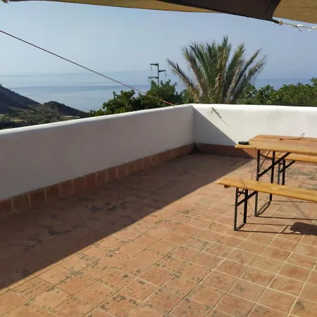 Apartment Una Terrazza Sulla Malvasia Leni